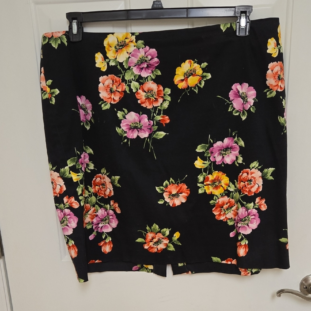 Jones New York Black Floral Skirt